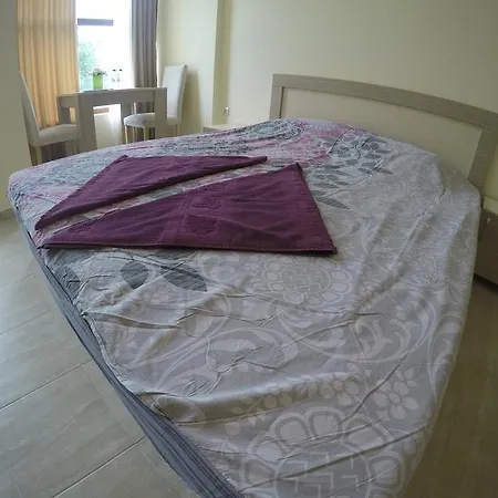Apartment Vp Crystal Park