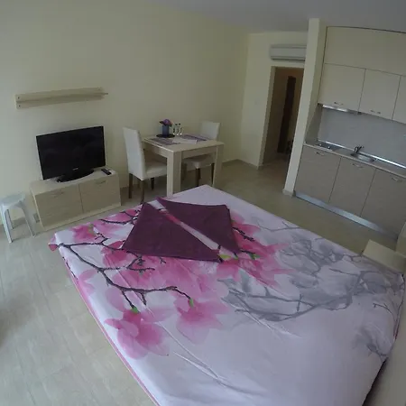 Vp Crystal Park ساني بيتش